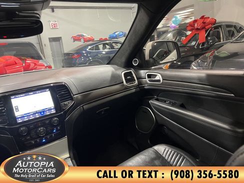 Used 2021 Jeep Grand Cherokee SRT image 18