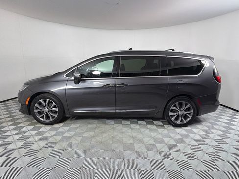 Used 2020 Chrysler Pacifica Limited FWD image 8