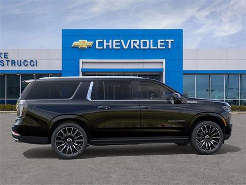 New 2026 Chevrolet Suburban High Country image 5