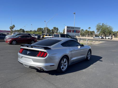 Used 2015 Ford Mustang Coupe RWD image 5