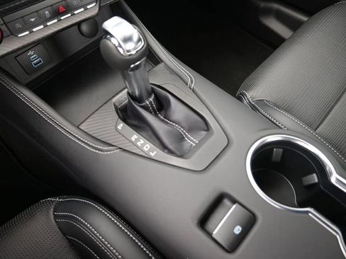 Used 2025 Ford Mustang Premium image 31