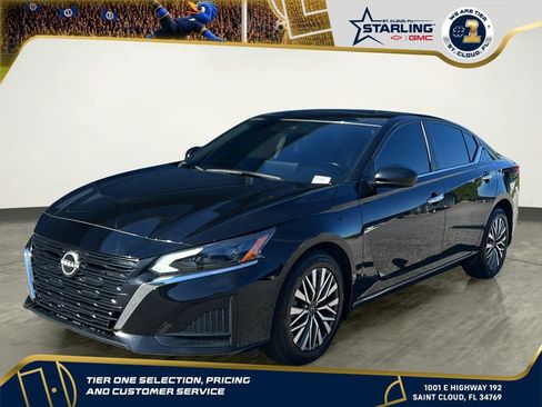 Used 2023 Nissan Altima 2.5 SV w/ SV Premium Package AWD/4WD image 1