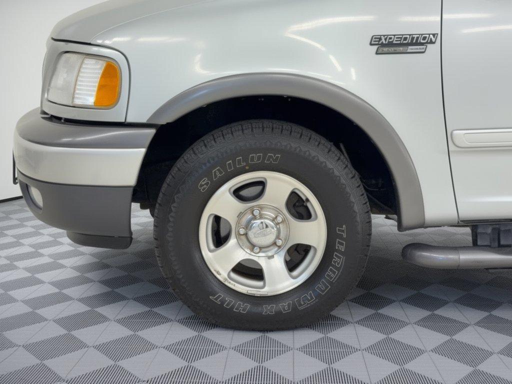 Used 1999 Ford Expedition XLT RWD image 13