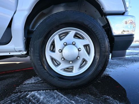 Used 2024 Ford E-350 and Econoline 350 Super Duty w/ Power Windows & Locks Group image 26