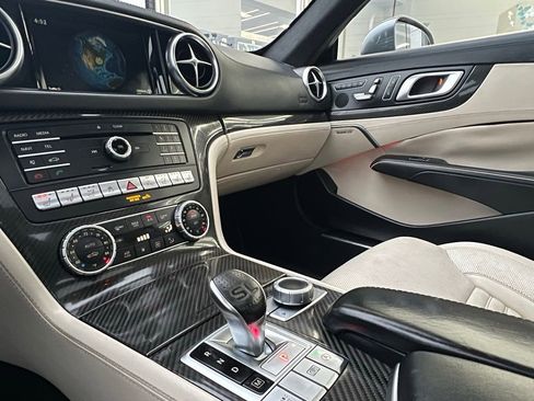 Used 2018 Mercedes-Benz SL 550 image 43