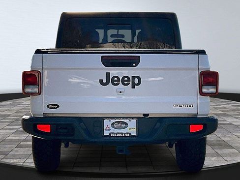 Used 2021 Jeep Gladiator Sport AWD/4WD image 4