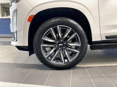 Used 2024 Cadillac Escalade Sport Platinum w/ Heavy-Duty Trailer Package AWD/4WD image 7