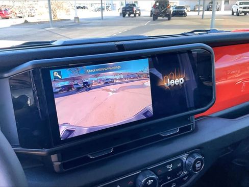 Certified 2024 Jeep Gladiator Sport image 26