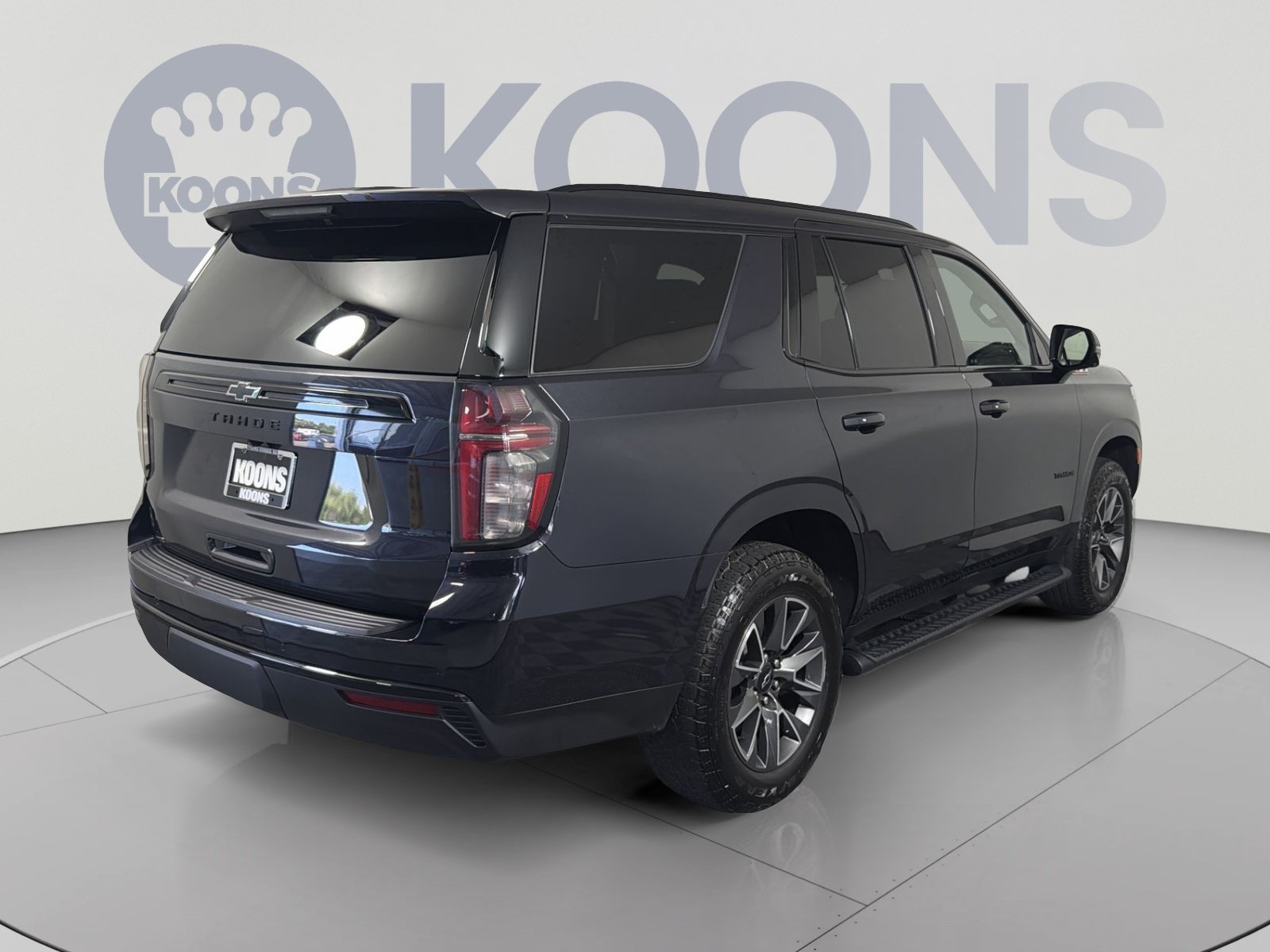 Used 2023 Chevrolet Tahoe Z71 w/ Luxury Package AWD/4WD image 7