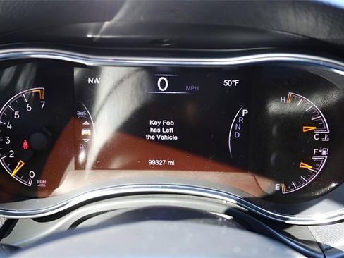 Used 2019 Jeep Grand Cherokee Altitude image 25