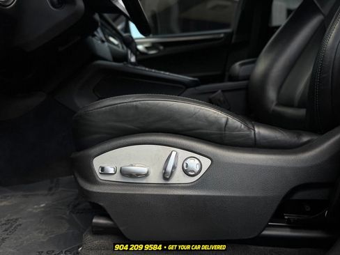 Used 2018 Porsche Macan S w/ Premium Package Plus AWD/4WD image 24