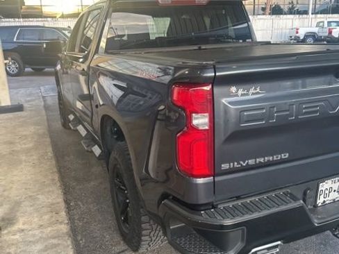 Used 2021 Chevrolet Silverado 1500 Custom Trail Boss AWD/4WD image 3