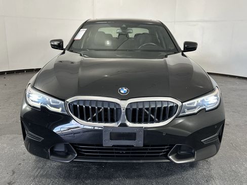 Used 2019 BMW 330i xDrive Sedan w/ Convenience Package image 4