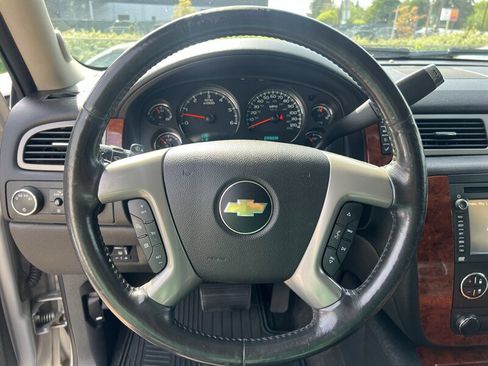 Used 2012 Chevrolet Tahoe LTZ AWD/4WD image 19