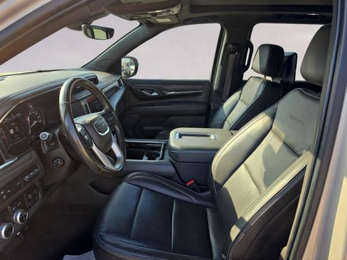 Used 2021 GMC Yukon XL Denali w/ Denali Premium Package RWD image 9