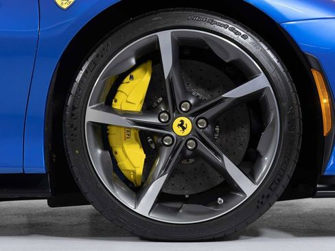 Used 2024 Ferrari SF90 Spider image 21