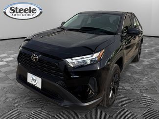 Used 2025 Toyota RAV4 LE FWD video 1