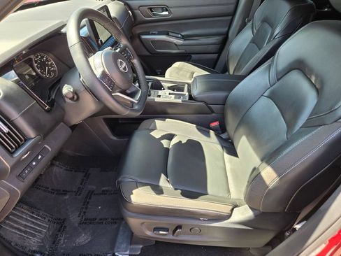Used 2023 Nissan Pathfinder SL FWD image 10