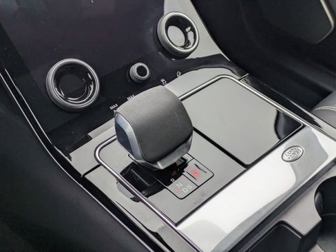 Used 2023 Land Rover Range Rover Velar R-Dynamic S image 9