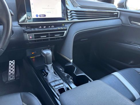 Used 2025 Toyota Camry SE FWD image 39