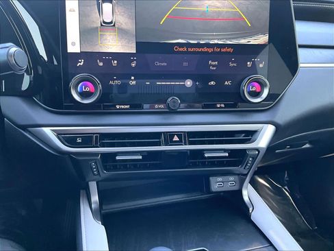 Used 2024 Lexus RX 350 Premium image 39
