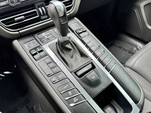 Used 2019 Porsche Macan image 31