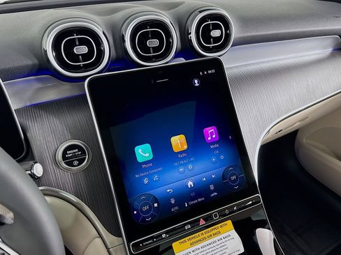 New 2026 Mercedes-Benz GLC 300 image 19