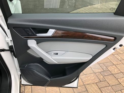 Used 2020 Audi Q5 2.0T Premium w/ Convenience Package image 28