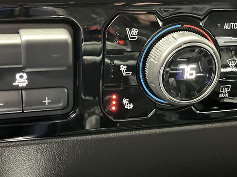 Certified 2024 Chevrolet Silverado 1500 High Country w/ Technology Package image 25