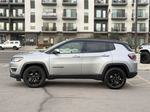 Used 2021 Jeep Compass Latitude AWD/4WD image 4