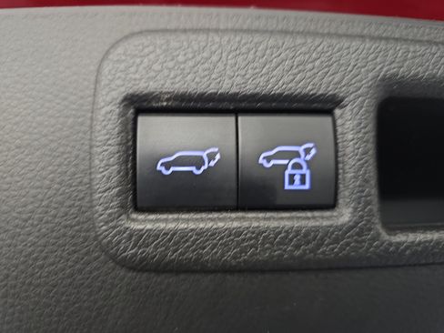 Used 2021 Toyota Venza XLE w/ Softex Package AWD/4WD image 13