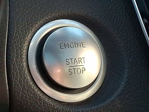 Used 2019 Mercedes-Benz GLC 300 4MATIC w/ Multimedia Package image 23