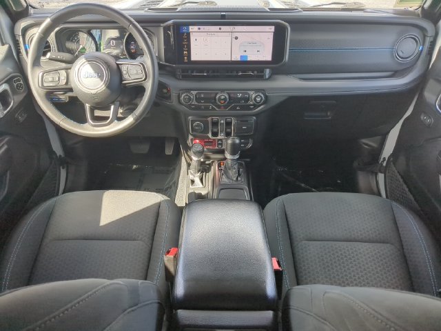 Used 2024 Jeep Wrangler Unlimited Rubicon 4xe AWD/4WD image 16
