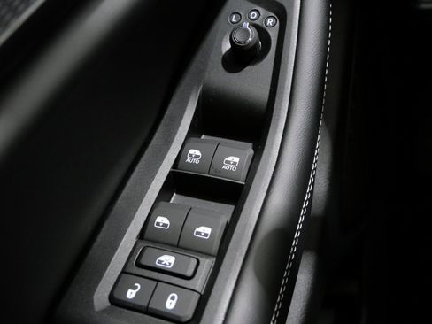 New 2025 Jeep Grand Cherokee Altitude image 14