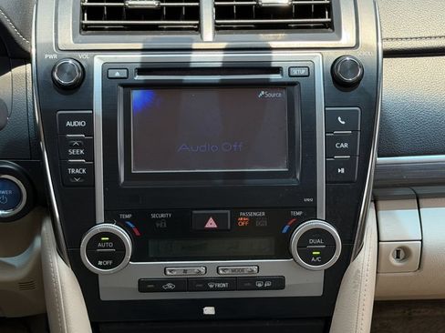 Used 2012 Toyota Camry XLE w/ Convenience Pkg FWD image 18