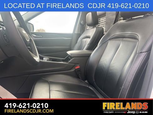 Used 2023 Jeep Grand Cherokee Limited AWD/4WD image 18