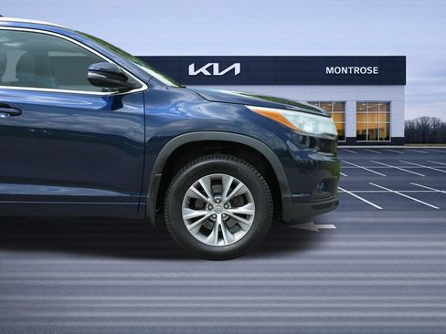 Used 2015 Toyota Highlander XLE AWD/4WD image 40