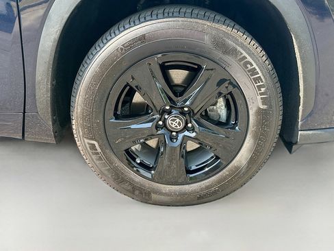 Used 2023 Toyota Highlander LE FWD image 26