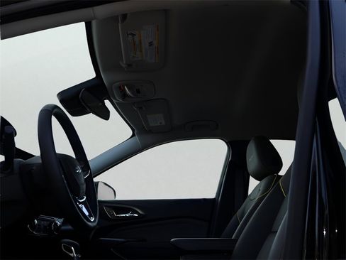 Used 2025 Chevrolet Trax ACTIV w/ Driver Confidence Package image 38