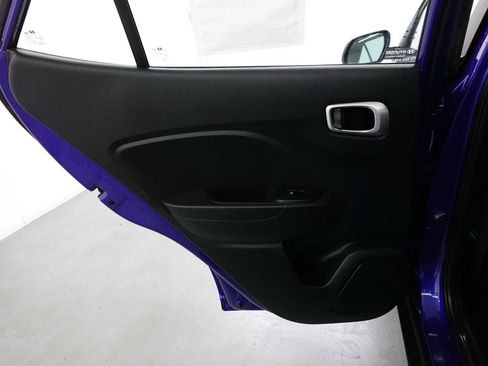 Used 2023 Hyundai Venue SEL image 25