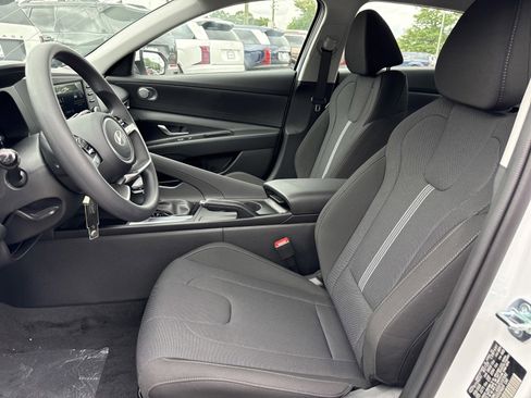 New 2026 Hyundai Elantra SE FWD image 10