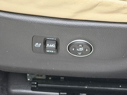 Used 2012 Hyundai Equus Signature RWD image 24