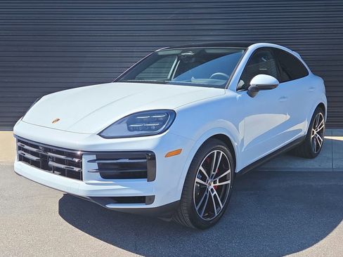 New 2026 Porsche Cayenne S AWD/4WD image 1