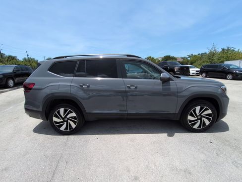 Used 2026 Volkswagen Atlas SE FWD image 4