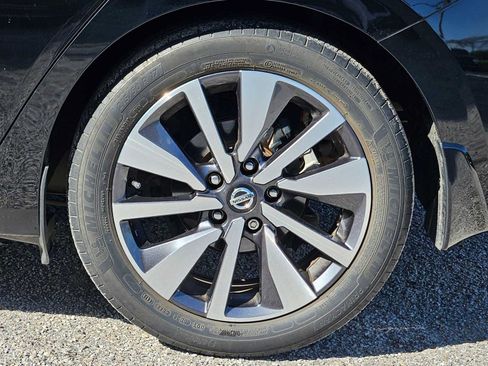Used 2020 Nissan Sentra SV w/ SV Premium Package FWD image 13