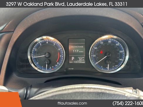 Used 2018 Toyota Corolla LE FWD image 39