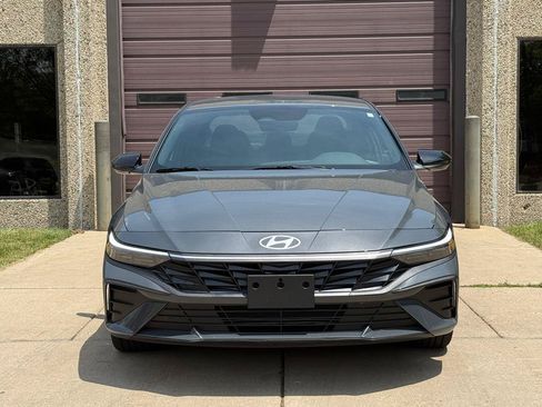 Used 2025 Hyundai Elantra Sport w/ Cargo Package FWD image 2