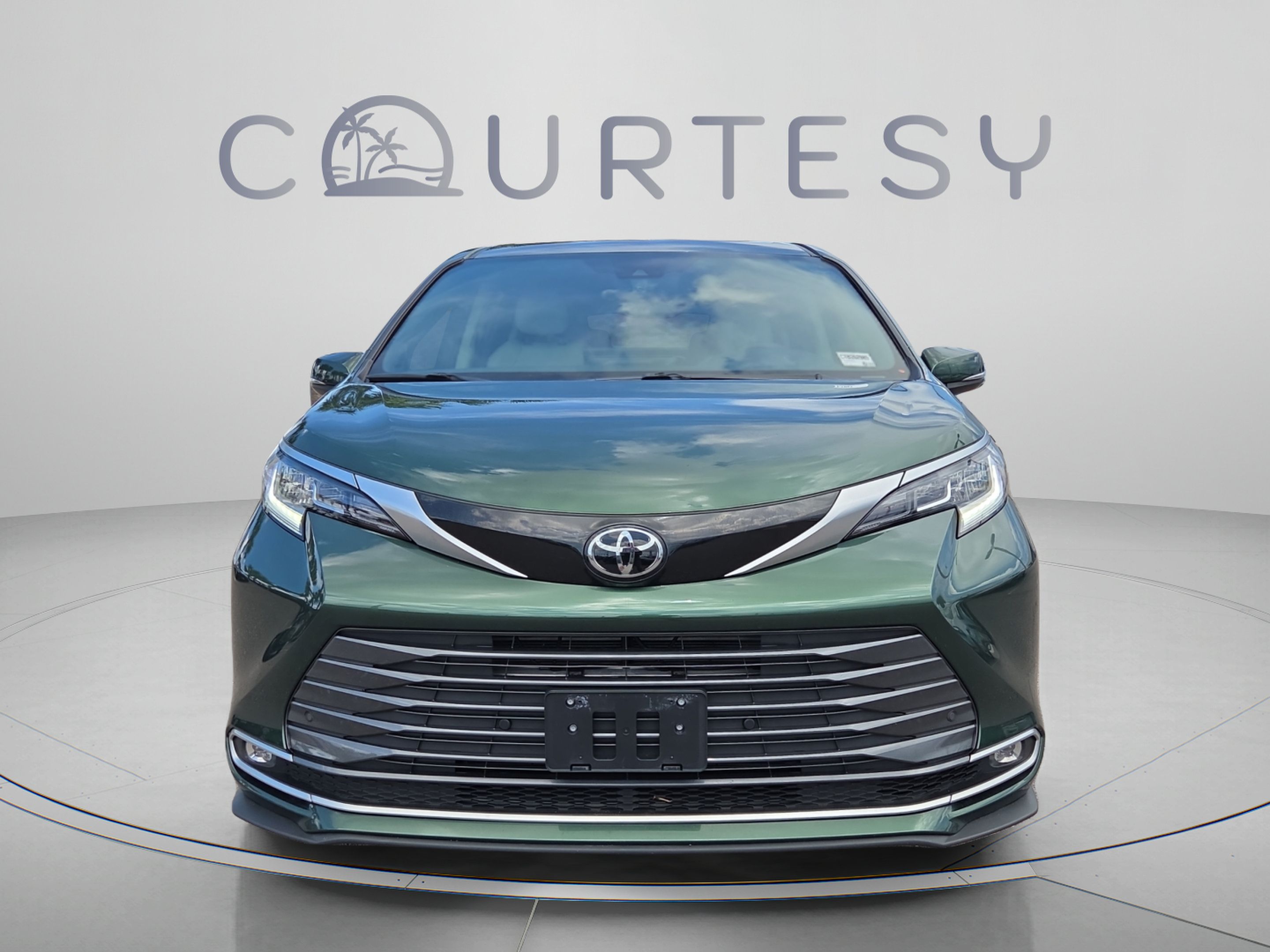 Certified 2026 Toyota Sienna Limited AWD/4WD image 8