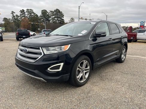 Used 2018 Ford Edge Titanium image 2