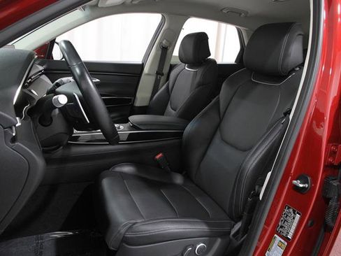 Certified 2022 Genesis GV70 2.5T image 5